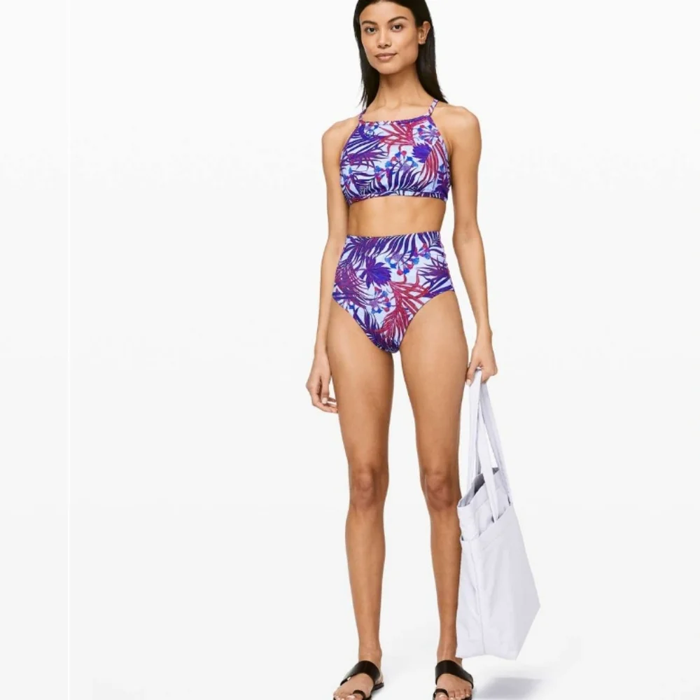 Lululemon See The Sea Swim Top - Picture 3 of 10